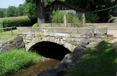 Bruchstein-Bogenbrcke ber die Schmalkalde